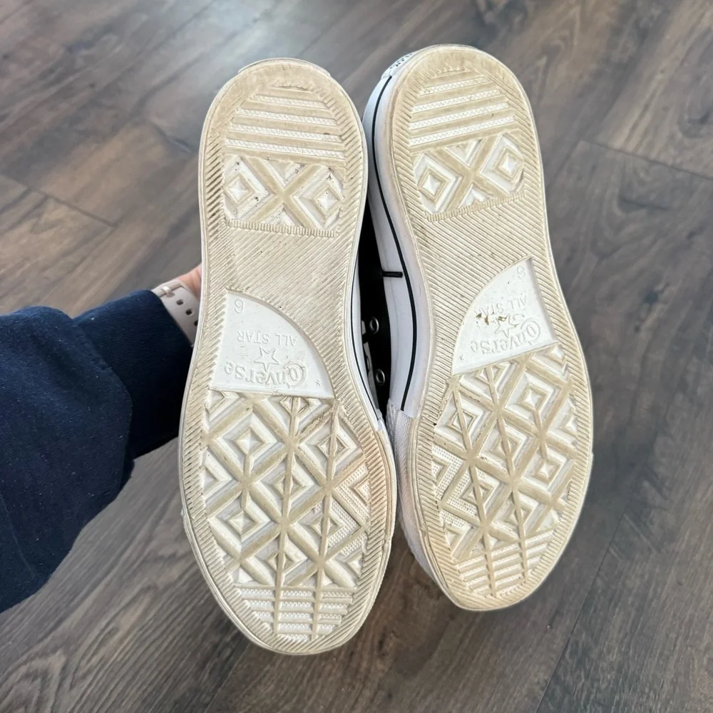 Converse Women Low Top Leather Platform Lace Up Tennis Shoe Sneakers Size 8Black - Picture 5 of 5